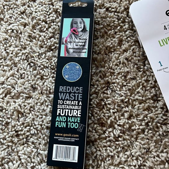 BNWT reusable silicone antimicrobial fun straws, cleaning brush & carry case set - Picture 9 of 9